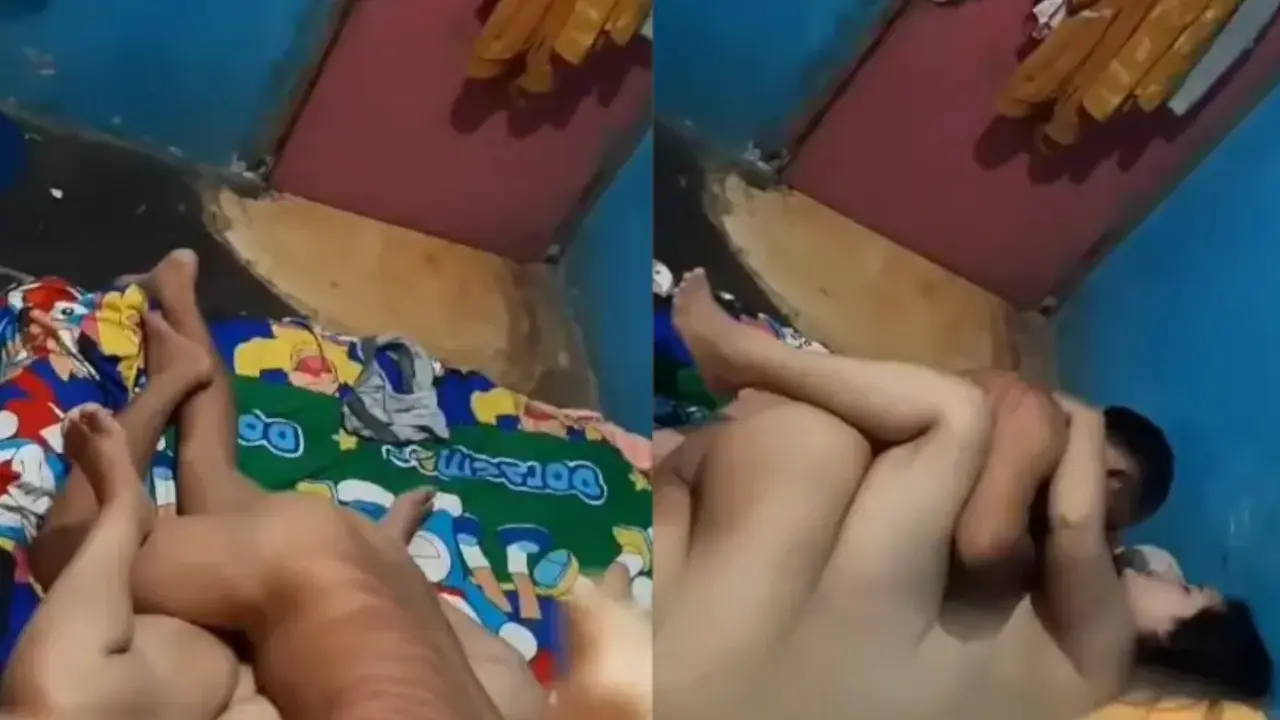 ngintipin ayah dan ibu bercumbu