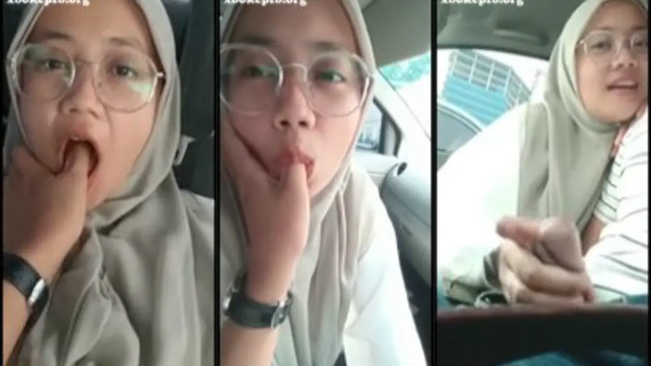 Bokep Malay Jilbab Sepong Dalam Mobil (240)