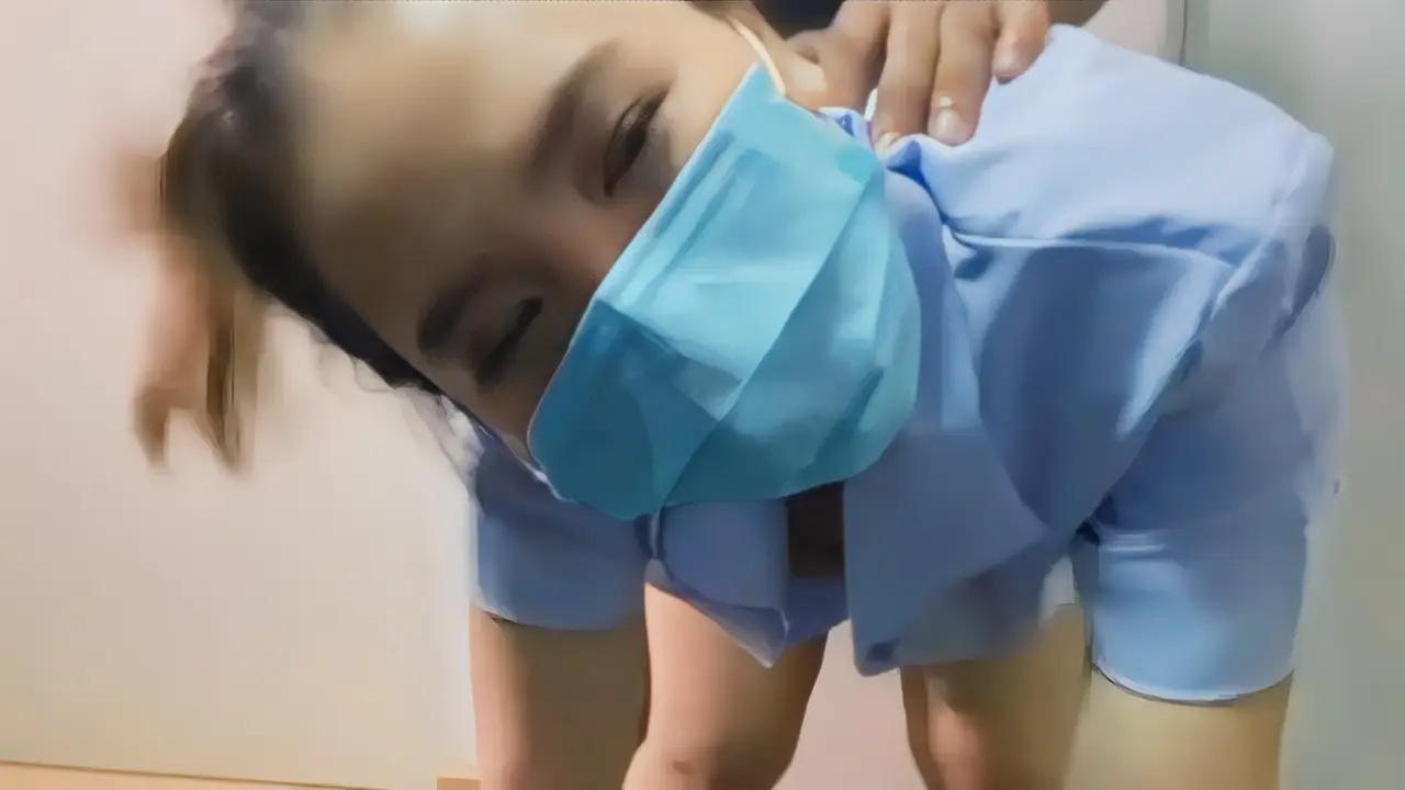 Arisya nurse-Doggy isteri kawan di dalam wad (1080)