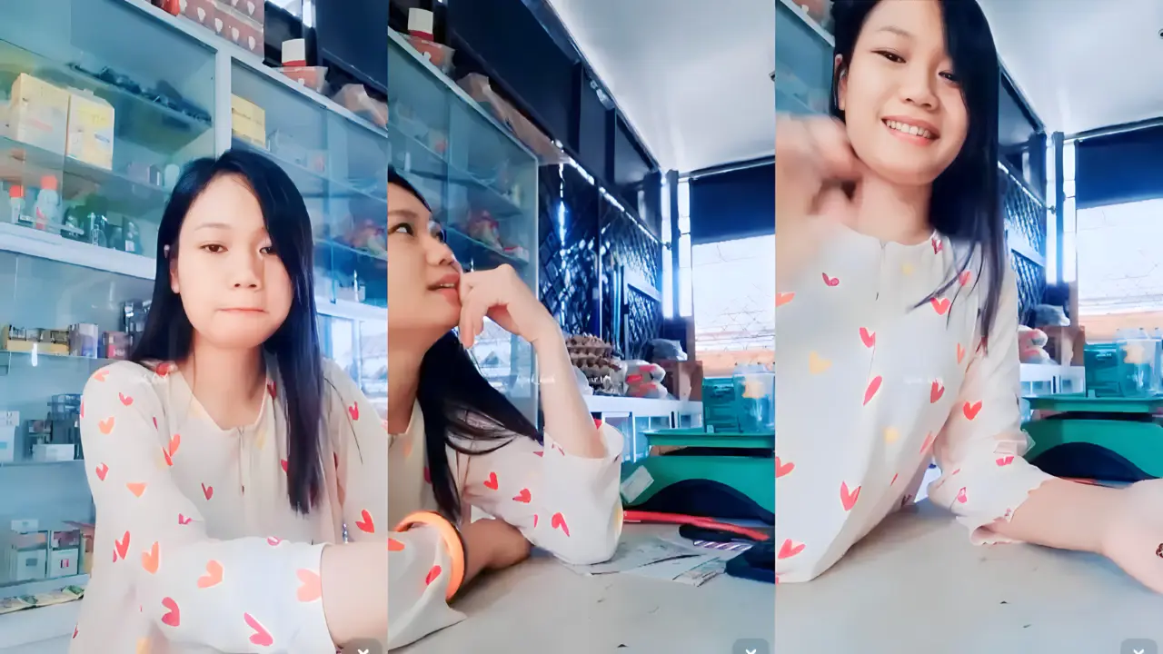 -Bunga Sukanya Remas Dada Pas Jaga Toko