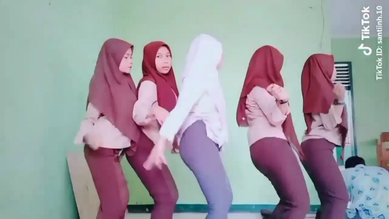 SANTIINH_SMA_goyang_FULL(720p)