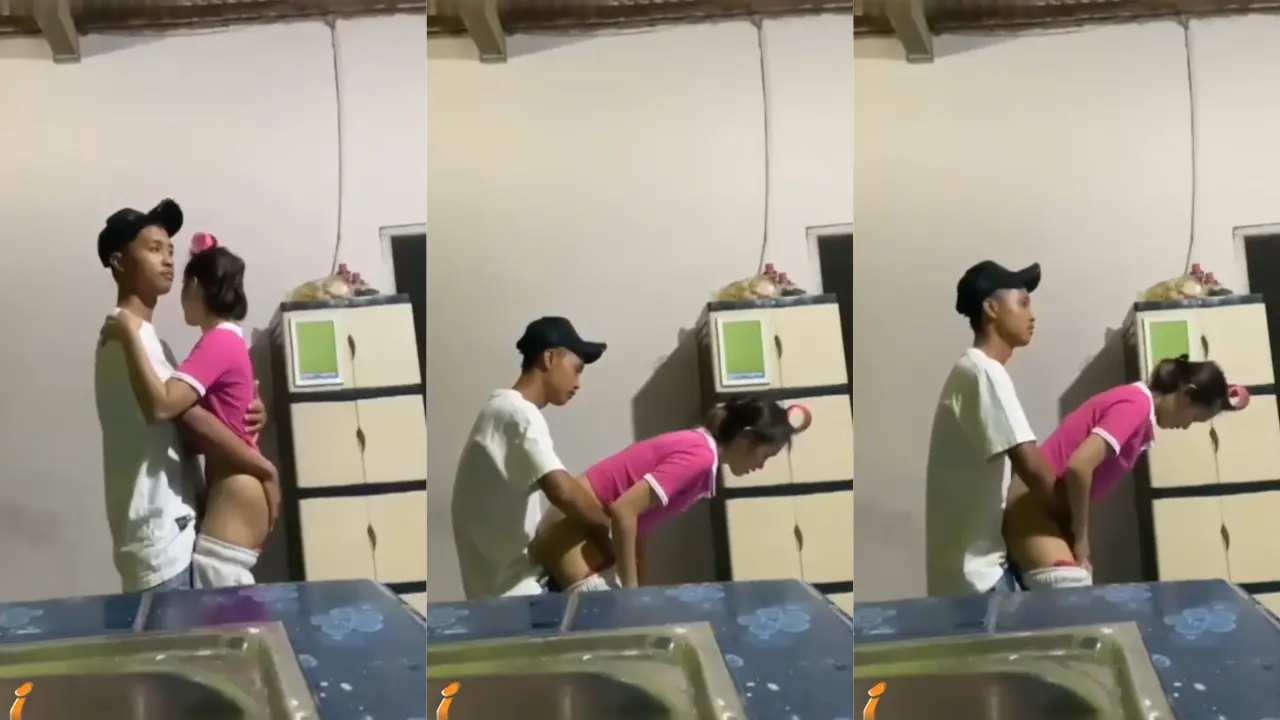 Kelakuan adik kakak saat rumah sepi