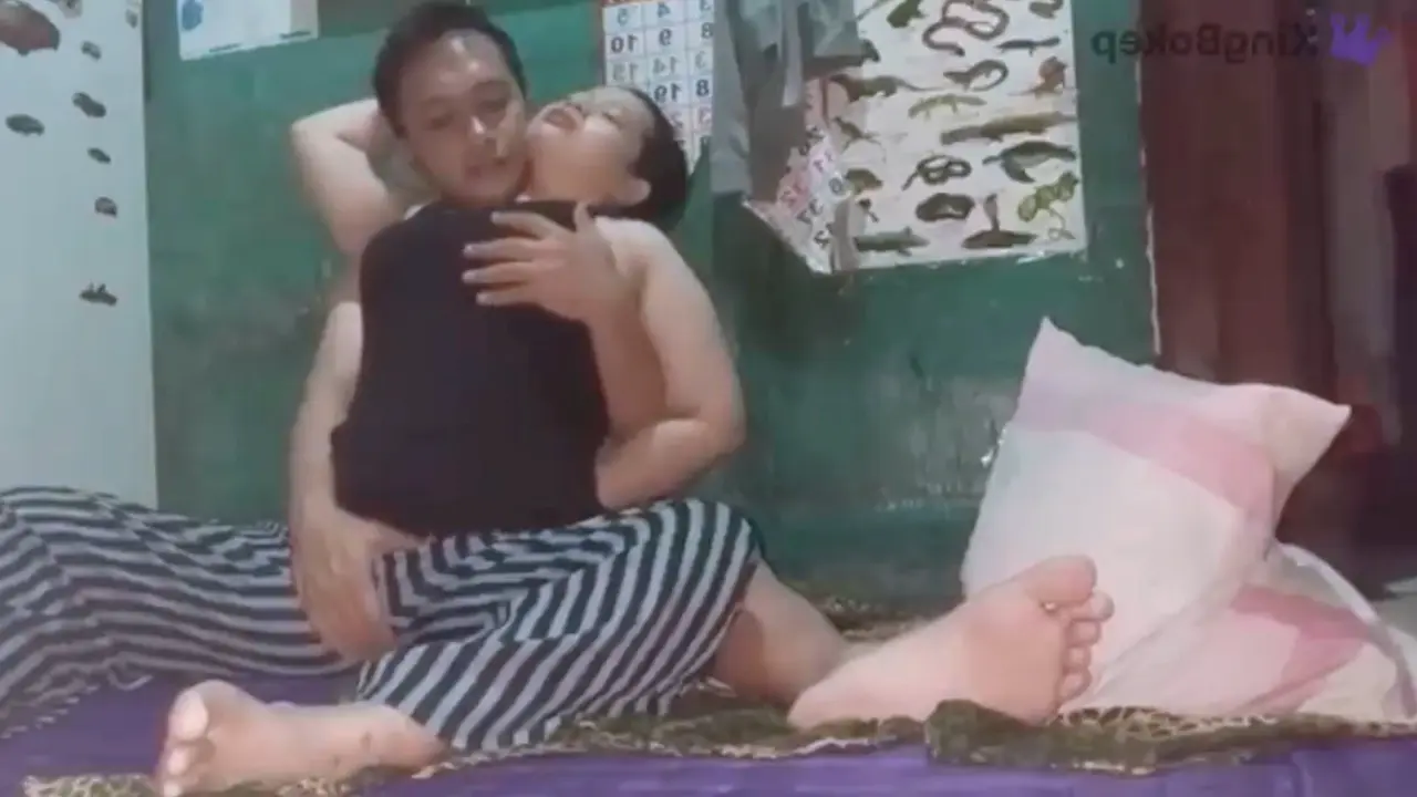 Istri Mau tidur gak jadi + malah diewe suami sampai klimaks