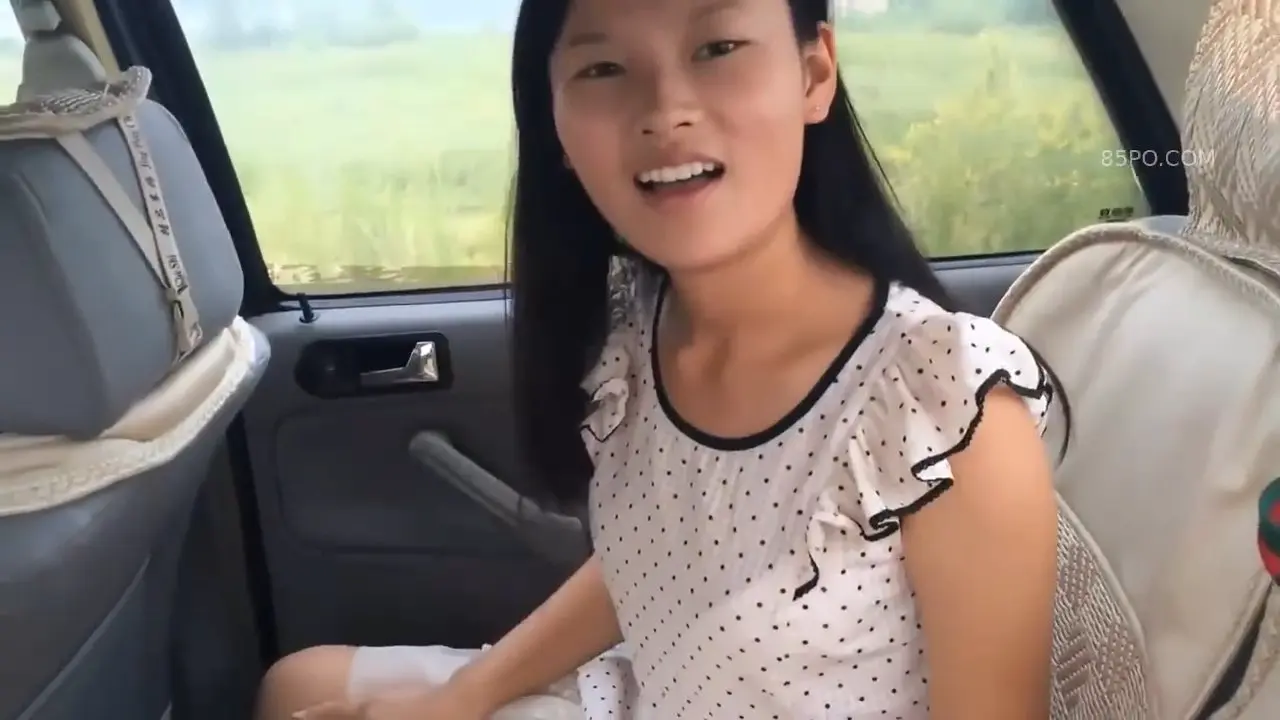 Di jalan pedesaan yang sejuk