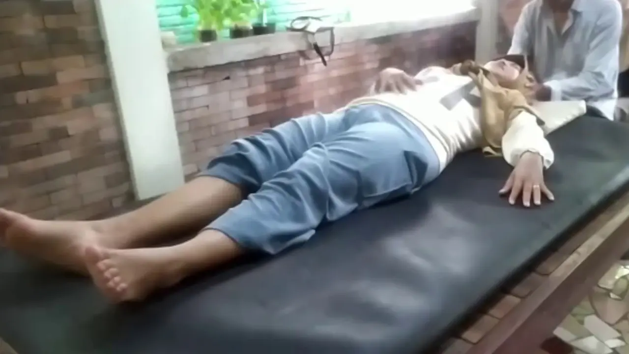 Grepek istri tetangga sampek keliatan betul sange nya part 2