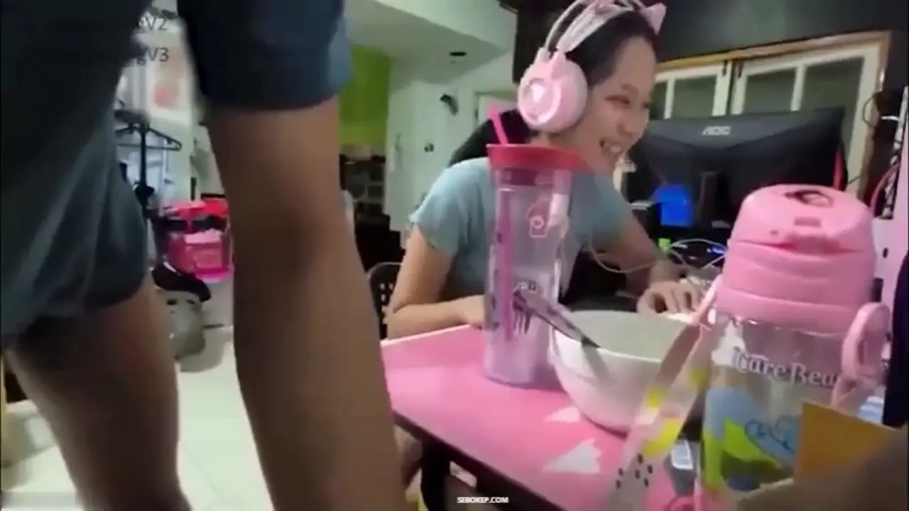 Enak Banget Birahi Liat Istri Main Game