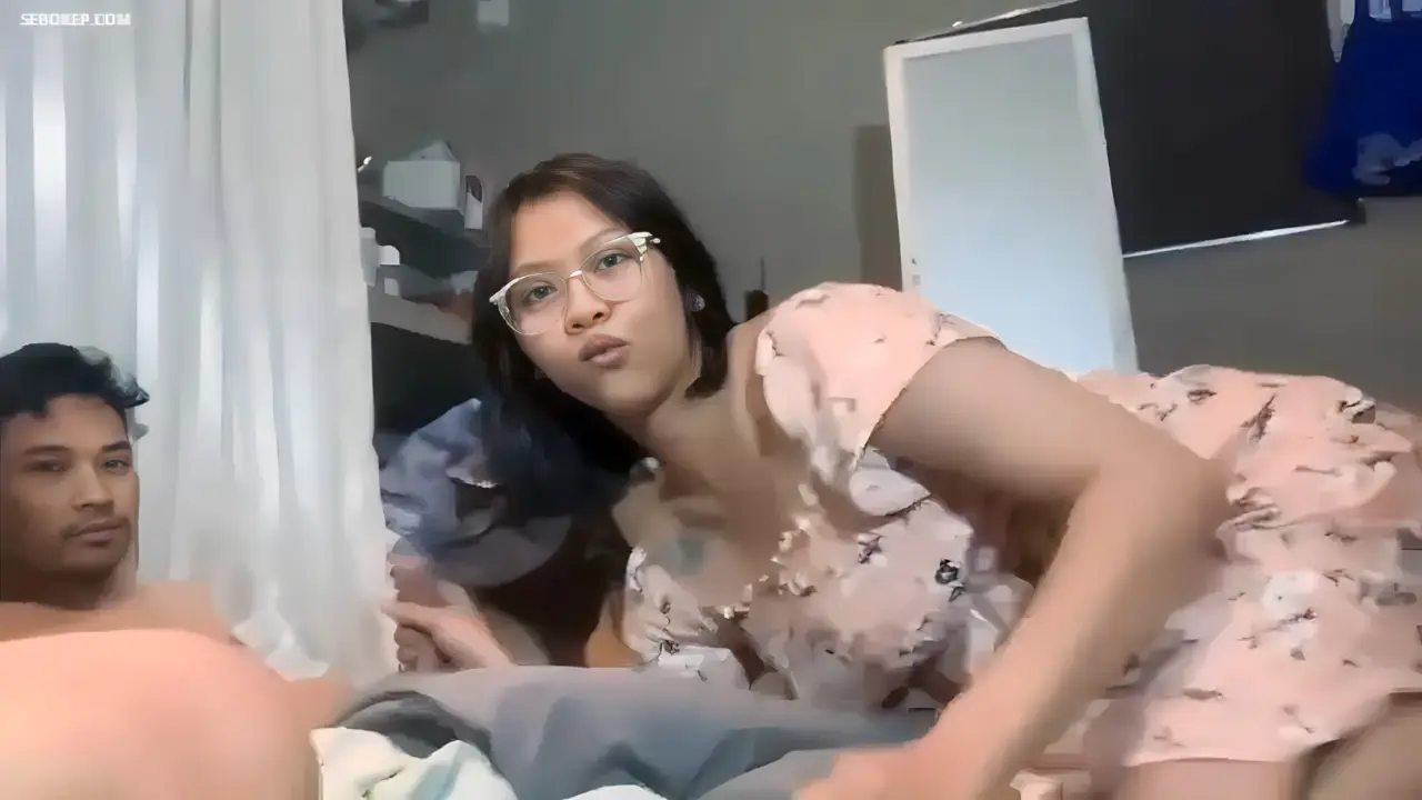 Viral Di Keroyok Dua Cewek Sange Sampe Kencing Squirt