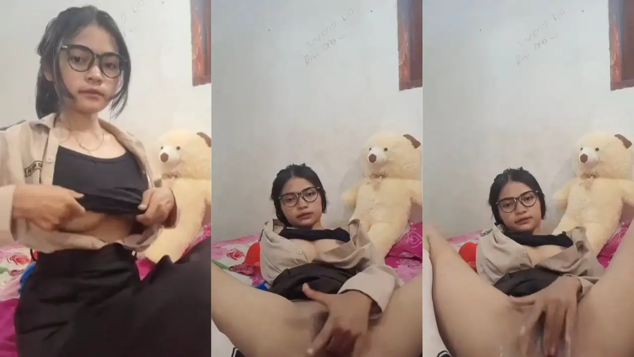 Abg seragam Pramuka colmek sampe crot