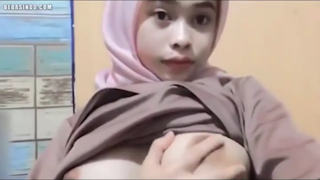 Bokep Indo Hijab Pink Cantik Pamer Tubuh Mulus