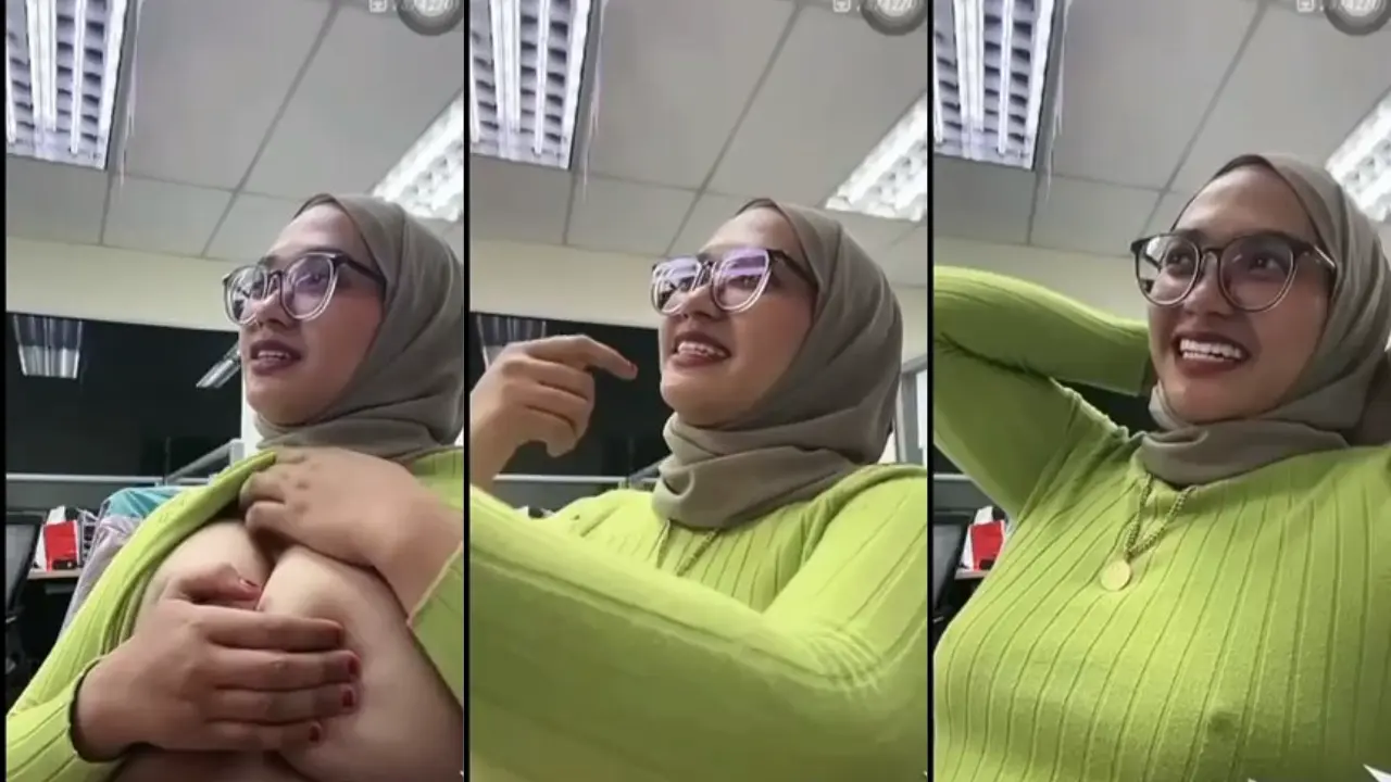 Nadia Tunjukin Toket Ke Teman Di KAntor