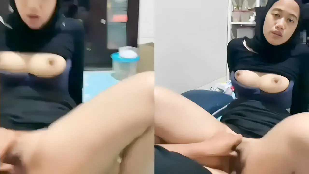 VIRAL HIJAB HITAM NGEWE DIRUANG TAMU
