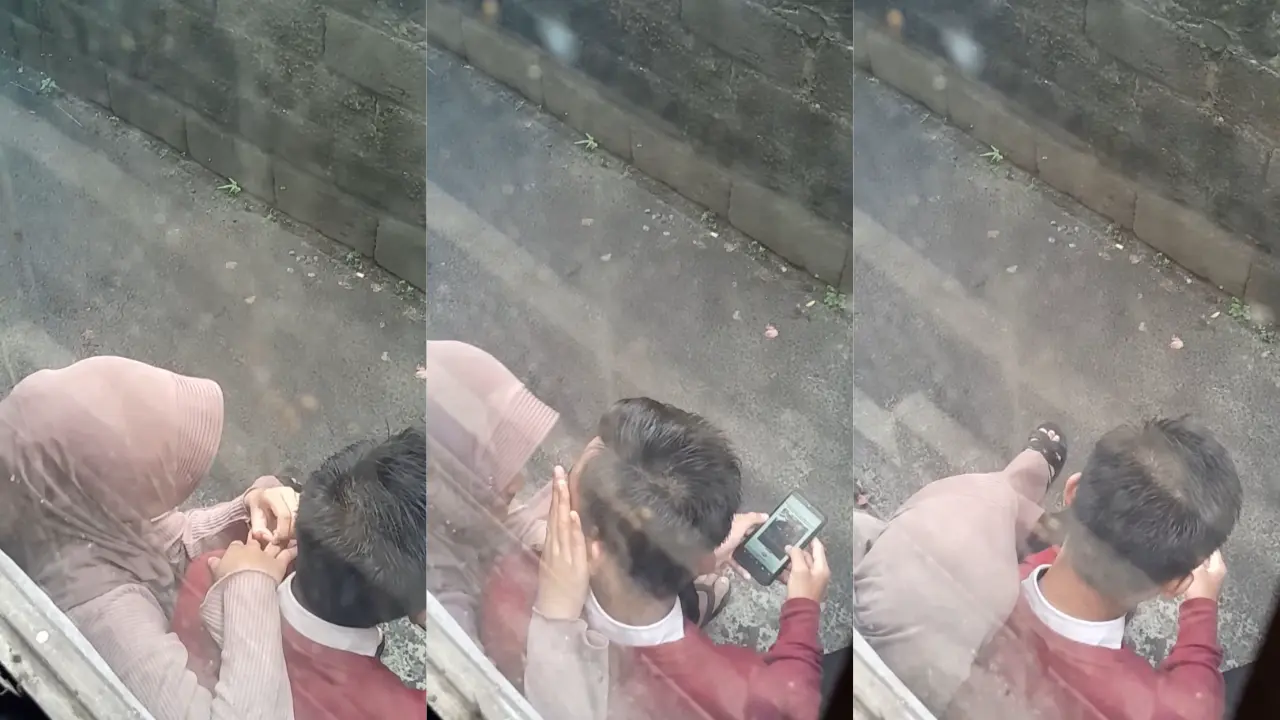 Cewek nya hyper banget sampek nyepong crot dimulut