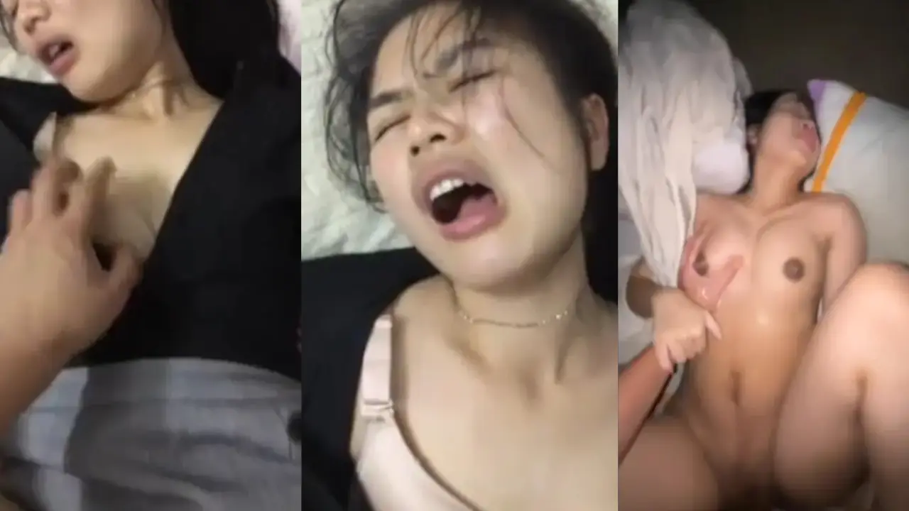 di ewe muncrat² air susunya sampe desah² bikin ga kuat