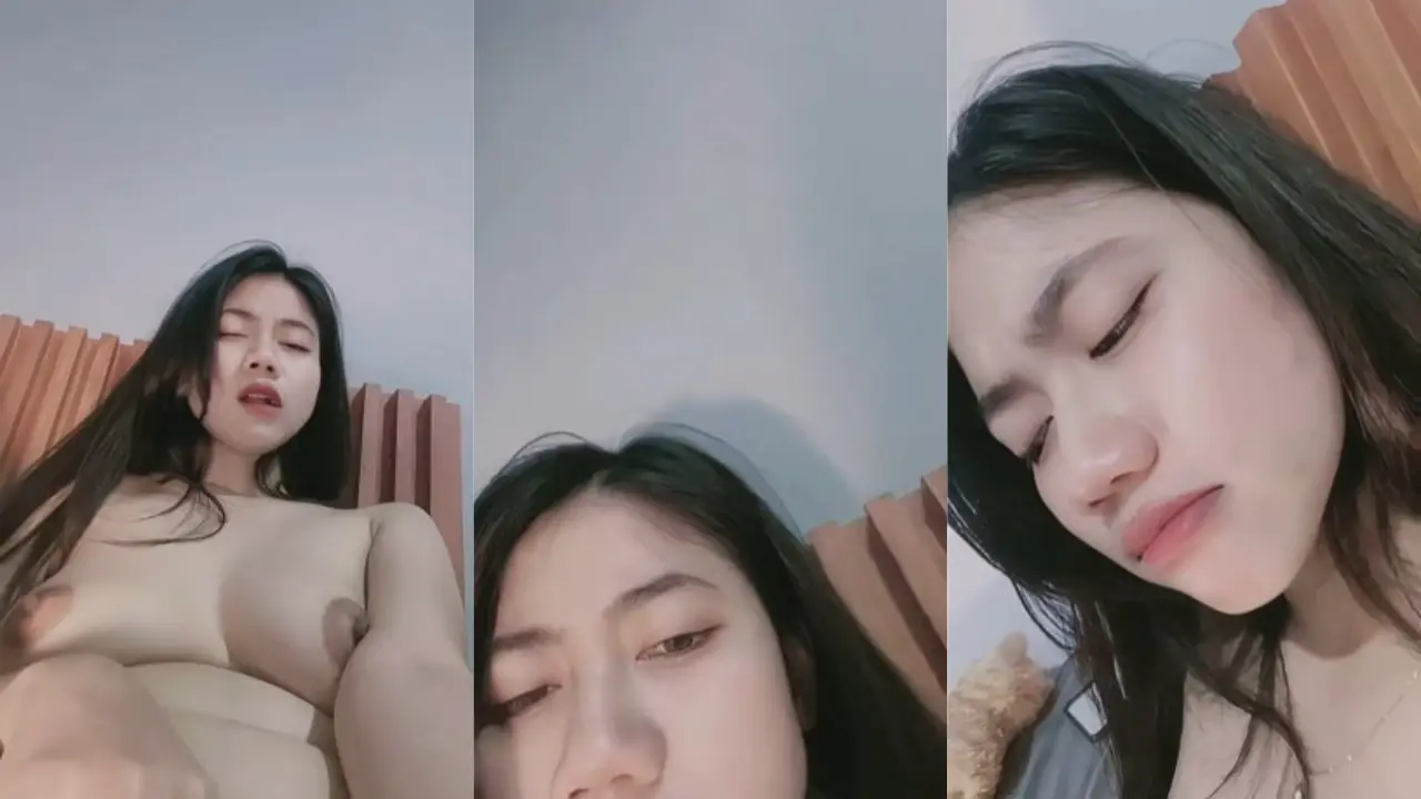Cewek cantik putih mulus sange kurang belaian akhirnya colmek keenakan
