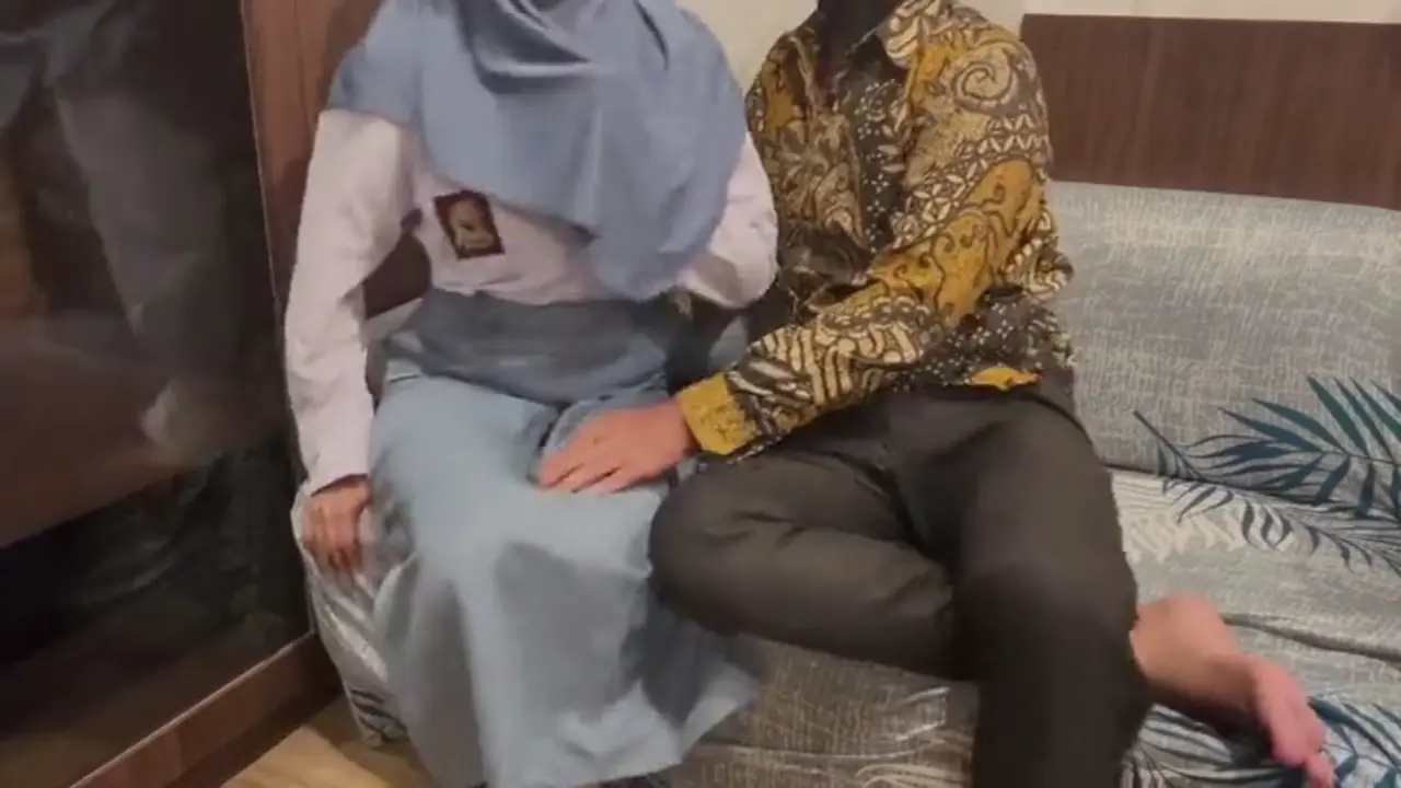 Skandal Guru Dan Siswi SMA (1080)