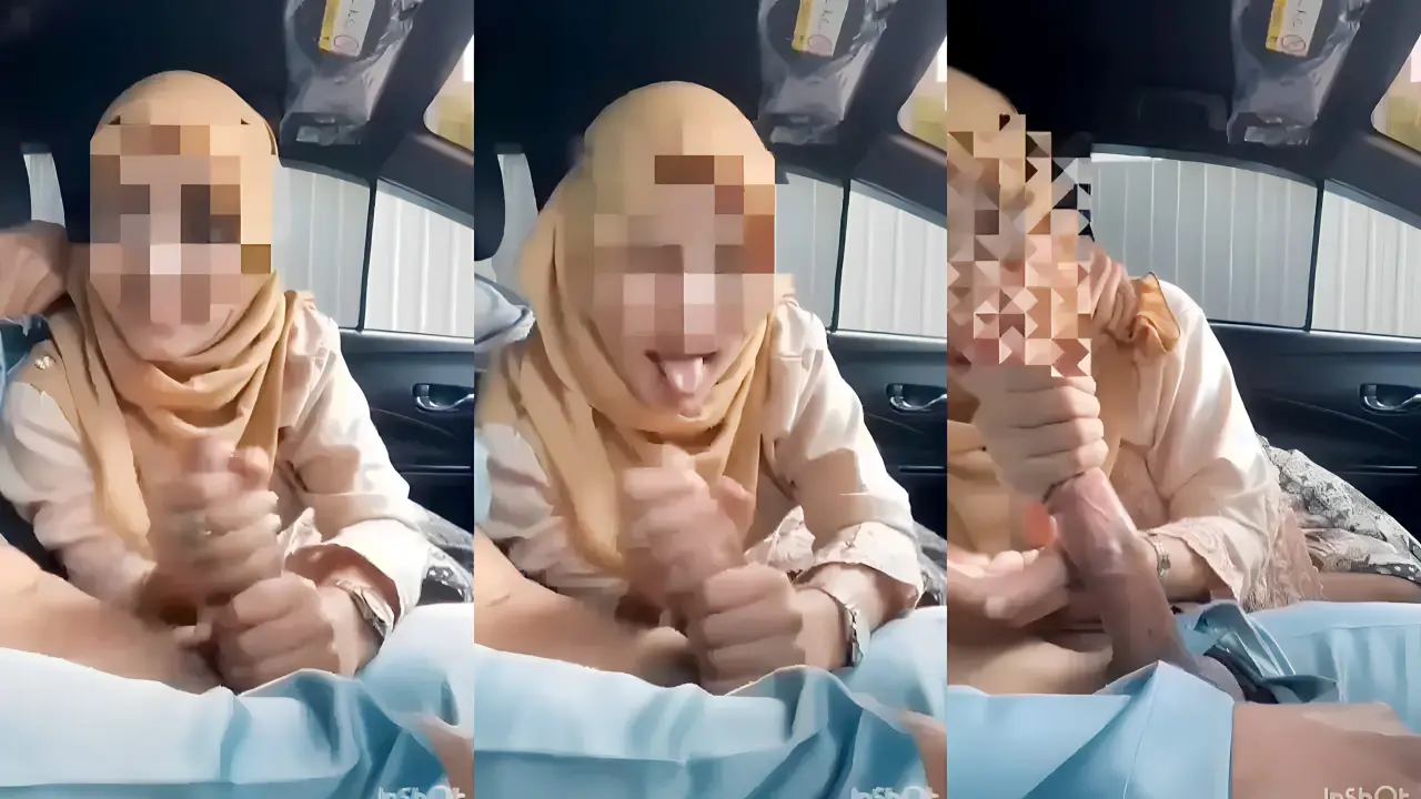 Malaysian Handjob inside a car