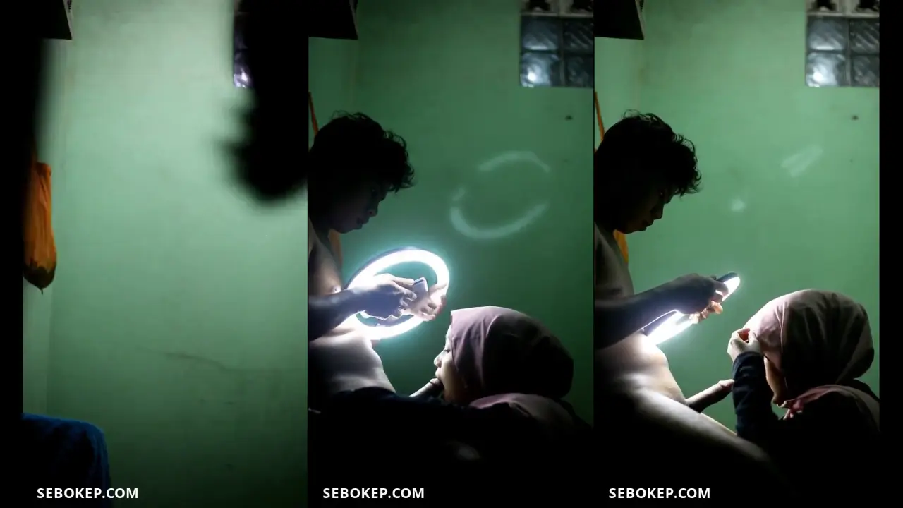 Uhhkty Kulum Kontol Depan Lampu