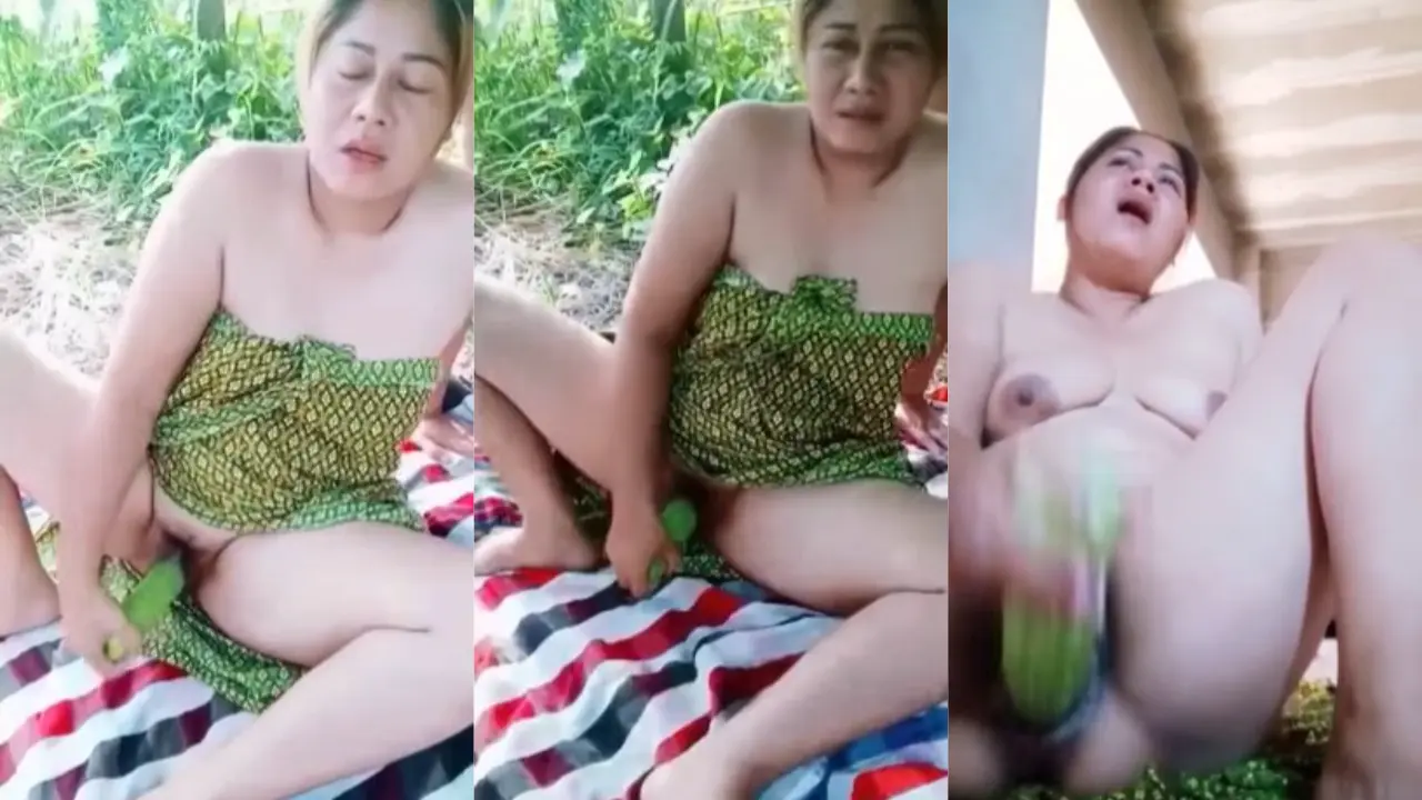 Stw sange colmek pakai Timun sampai mendesah