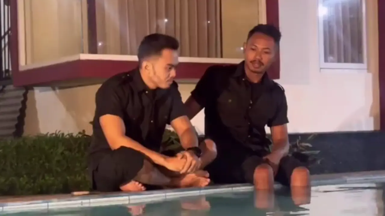 awal nya ngomongin bisnis